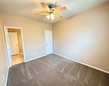 15423 Fir Woods Lane - Photo Thumbnail 17