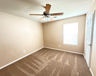 15423 Fir Woods Lane - Photo Thumbnail 37