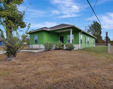 2546 16th Street - Photo Thumbnail 1