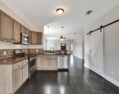 2546 16th Street - Photo Thumbnail 15