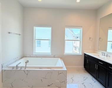 824 Cage Street - Photo Thumbnail 16