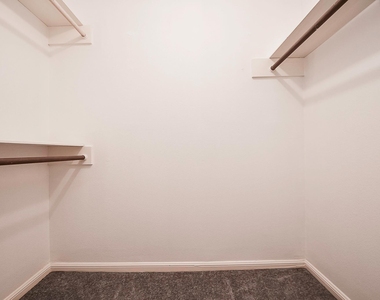 820 Threadneedle Street - Photo Thumbnail 16