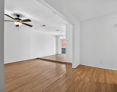 17104 Blackhawk Boulevard - Photo Thumbnail 6