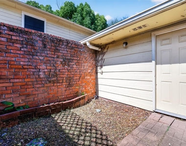 17104 Blackhawk Boulevard - Photo Thumbnail 34