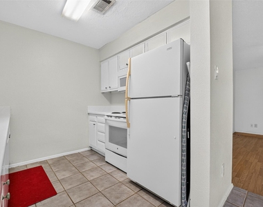 17104 Blackhawk Boulevard - Photo Thumbnail 16
