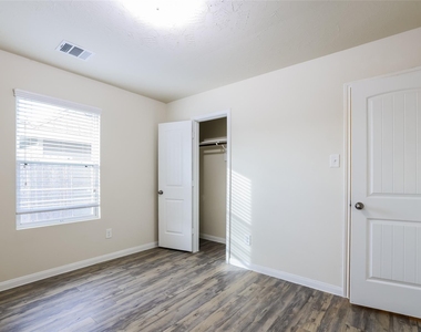 10311 Van Hut Lane - Photo Thumbnail 7