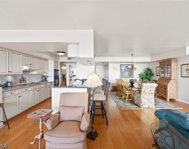 5550 Heron Point Drive - Photo Thumbnail 3
