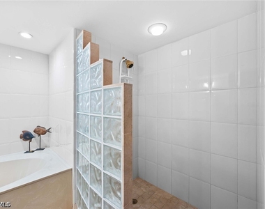 5550 Heron Point Drive - Photo Thumbnail 15