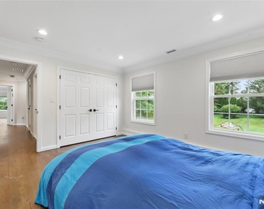 560 Van Emburgh - Photo Thumbnail 26