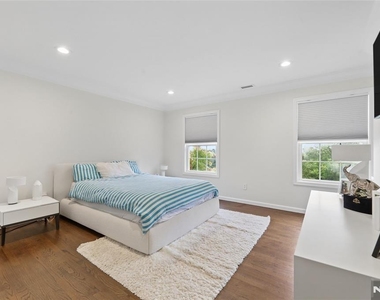 560 Van Emburgh - Photo Thumbnail 27