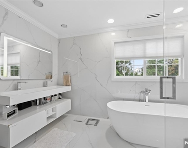 560 Van Emburgh - Photo Thumbnail 24