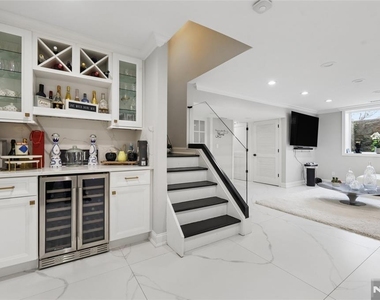 560 Van Emburgh - Photo Thumbnail 34