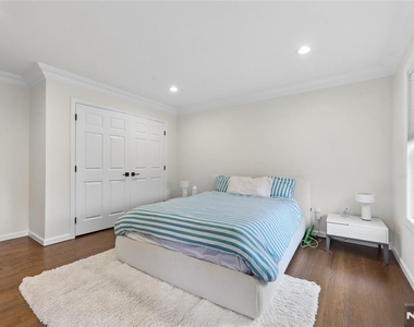 560 Van Emburgh - Photo Thumbnail 28