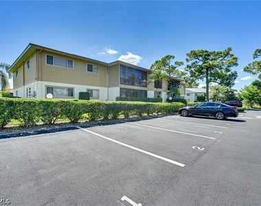 5712 Foxlake Drive - Photo Thumbnail 2