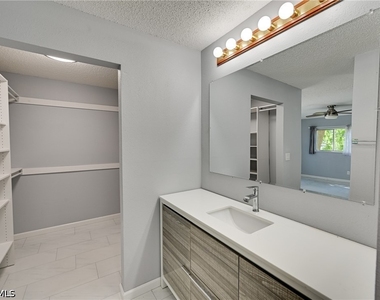 5712 Foxlake Drive - Photo Thumbnail 27