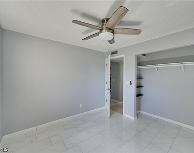 5712 Foxlake Drive - Photo Thumbnail 16
