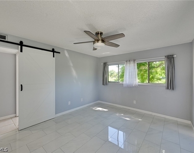 5712 Foxlake Drive - Photo Thumbnail 20