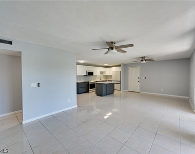 5712 Foxlake Drive - Photo Thumbnail 14