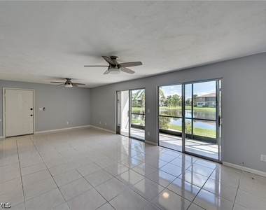 5712 Foxlake Drive - Photo Thumbnail 13
