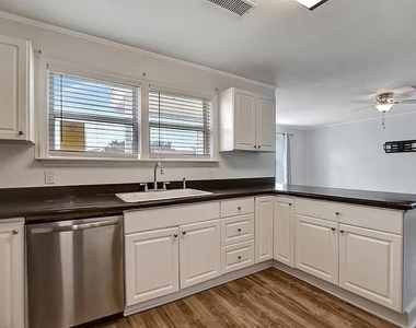 5309 Perry Avenue - Photo Thumbnail 6