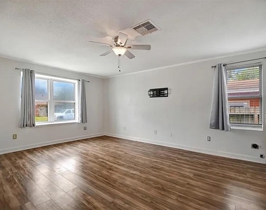 5309 Perry Avenue - Photo Thumbnail 7