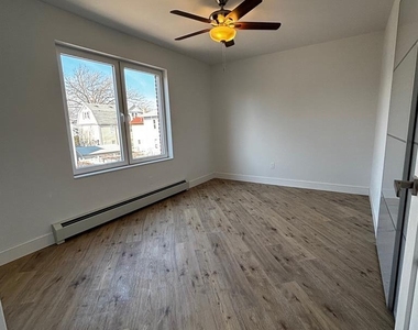 695 Elm - Photo Thumbnail 5