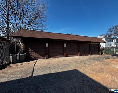 695 Elm - Photo Thumbnail 13