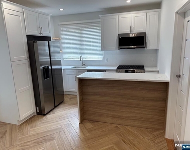 695 Elm - Photo Thumbnail 1