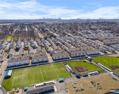 289 Bradley - Photo Thumbnail 43
