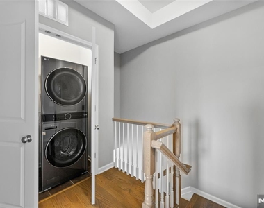 289 Bradley - Photo Thumbnail 34