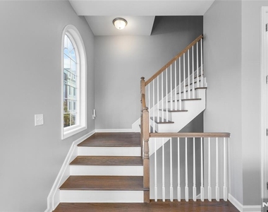 289 Bradley - Photo Thumbnail 23