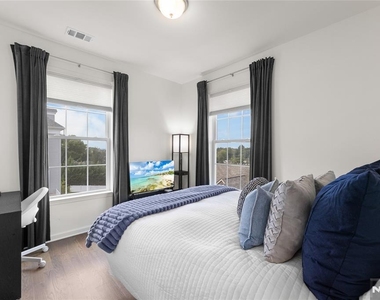 289 Bradley - Photo Thumbnail 30