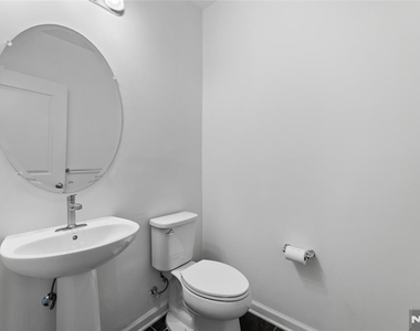 289 Bradley - Photo Thumbnail 7
