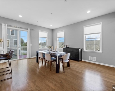 289 Bradley - Photo Thumbnail 13