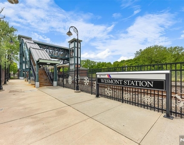 289 Bradley - Photo Thumbnail 48