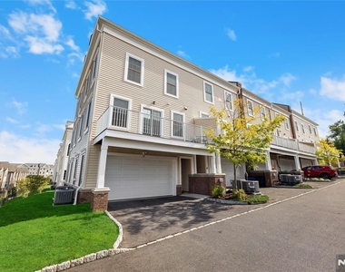 289 Bradley - Photo Thumbnail 41