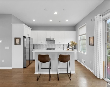 289 Bradley - Photo Thumbnail 15