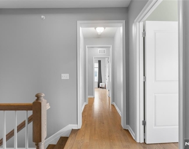 289 Bradley - Photo Thumbnail 24