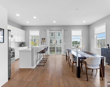 289 Bradley - Photo Thumbnail 35