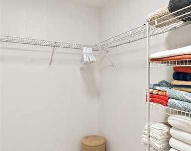 367 Dover Place - Photo Thumbnail 15