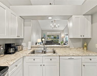 367 Dover Place - Photo Thumbnail 7