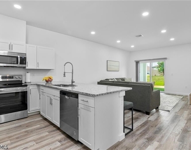 2439 Ted Ave S - Photo Thumbnail 4
