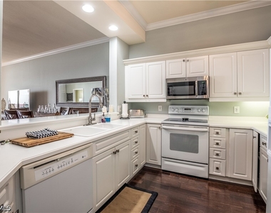 450 Bayfront Place - Photo Thumbnail 4