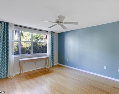 285 Naples Cove Drive - Photo Thumbnail 13