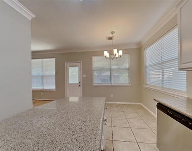 4731 Silverlake Drive - Photo Thumbnail 4