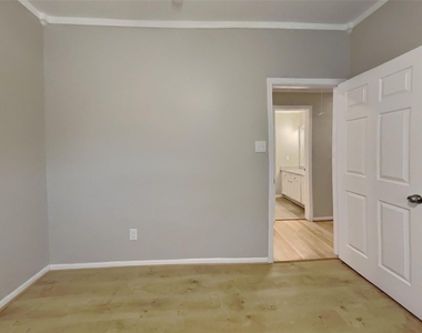4731 Silverlake Drive - Photo Thumbnail 14
