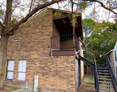 7200 W T C Jester Boulevard - Photo Thumbnail 8