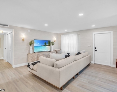 1549 Sandpiper Street - Photo Thumbnail 2