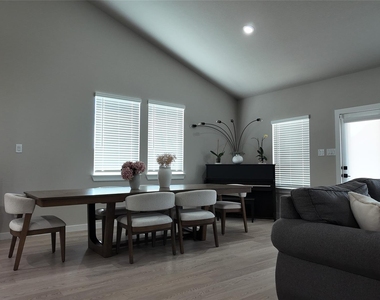 1578 King Ranch Road - Photo Thumbnail 7