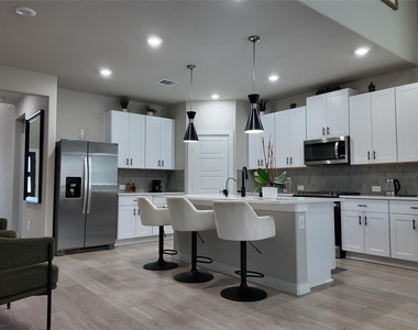 1578 King Ranch Road - Photo Thumbnail 4